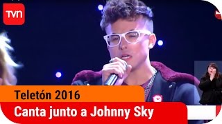 Johnny Sky cantando en Plaza de Armas | Buenos días a todos