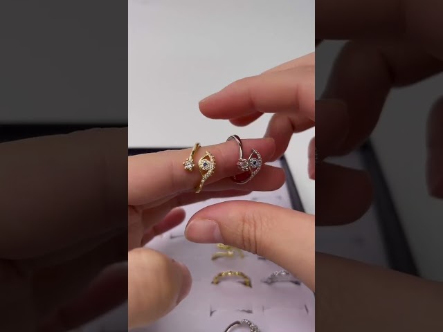Vídeo relacionado con Supcare Anillo Ojo Turco Mujer Plata de Ley 925 Anillo Ajustable Abierto Dedo Pulgar Medio Anular Anillo Ojo Diablo Protección Anillo Mal de Ojo Azul