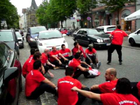 Türkischer SV Lübeck in Lübeck vor Sultan Palast