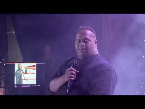 Big Chris Serenades The Ladies With A Singing Interpreter: “Who’s Laughing?!?” | Karaoke Night