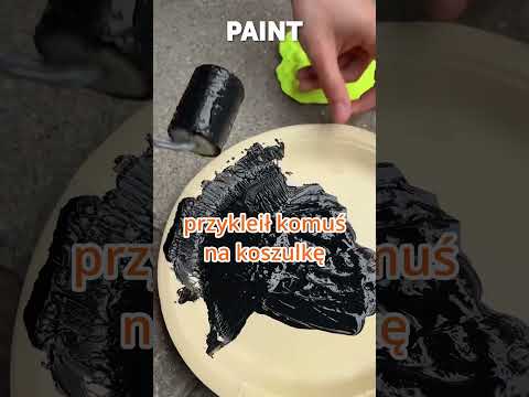 Zrobił nadruk z ulicy… i dał go nieznajomej?! #shorts #sztuka #ulica #streetart #nadruk #DIY