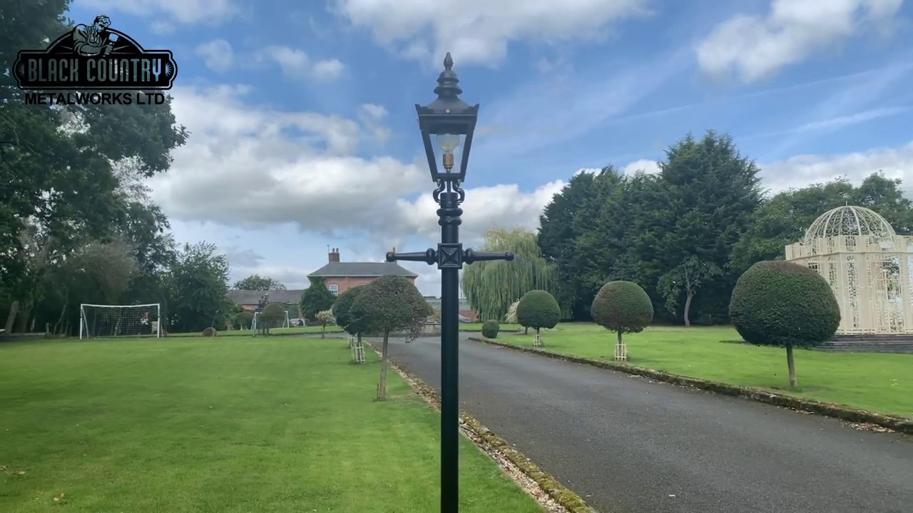Harrogate Lamp Post Range (2.2m)