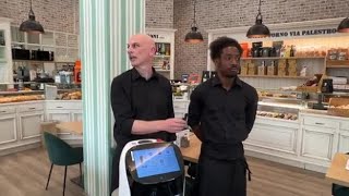 Nella pasticceria Vecchio Forno di Padova, vieni servito da Robertino, il cameriere-robot