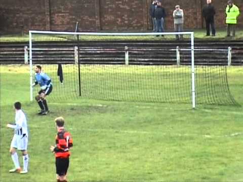 kirkintilloch rob roy 1v2 Pollok goals