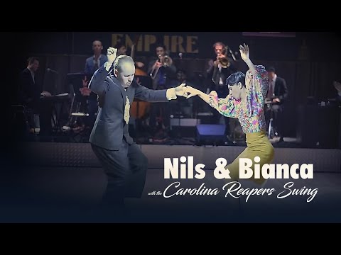 Nils & Bianca with the Carolina Reapers Swing