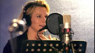 Download lagu Jennifer Saunders Holding Out For A Hero ARENA AUD... mp3