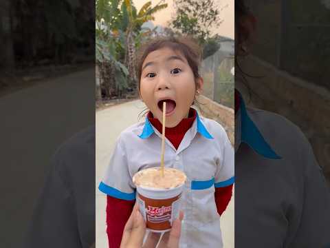 The kind mother eats super delicious strawberry and Merino ice cream, lemon is the perfect co...p8