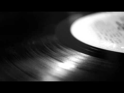 Bluu - E muzica Feat. Zellu ( Prod. Bluu )