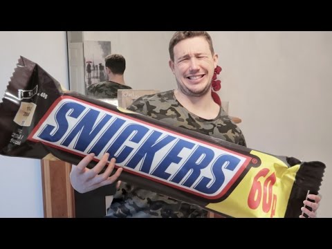 BIGGEST SNICKERS IN THE WORLD *NUT ALLERGY* (stupid)