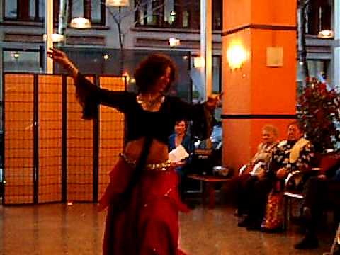 Èrika Llopis dansa oriental