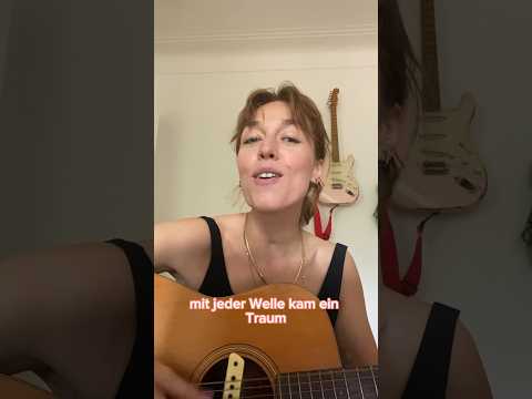 wenn deine kleine Nachbarin dich draußen im Treppenhaus hört und klingelt 😄😍