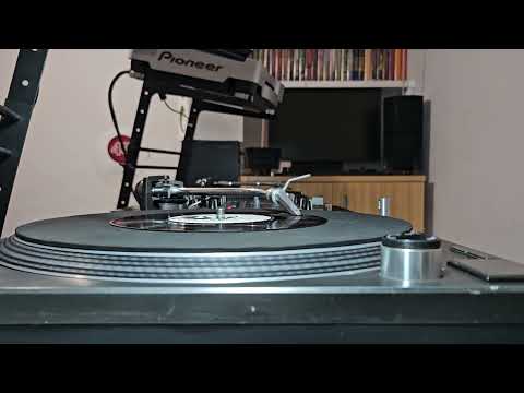 Culture Club ft. Pappa Weasel - Do You Really Want To Hurt Me - Virgin Records - 1982 - 7" Record