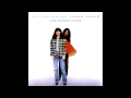 Kate & Anna McGarrigle - Cheminant A La Ville