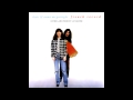 Kate & Anna McGarrigle - Cheminant A La Ville