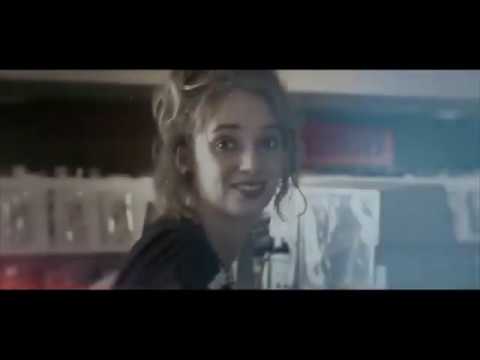 willow smith & robin buckley - wait a minute! these ladies are hot (tiktok mashup)