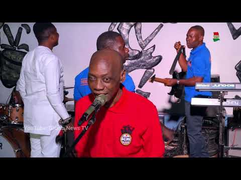 Watch Akwaboa Snr sing Awerekyekyere alone. He’s still the best wow