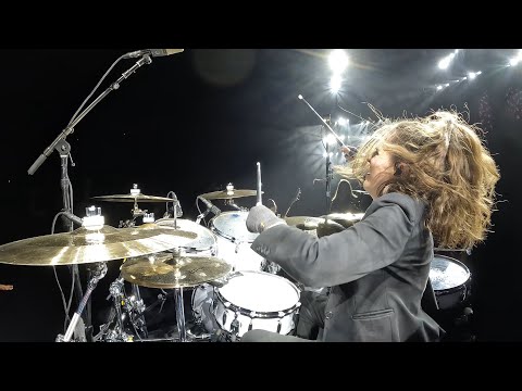 Shania Twain "Rock This Country" - Elijah Wood Drum Cam