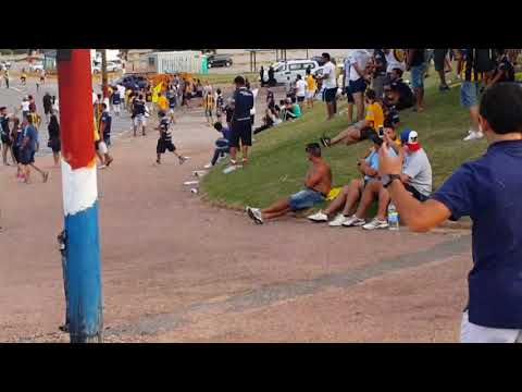 "Rosario Central los guerreros en Montevideo Uruguay" Barra: Los Guerreros &bull; Club: Rosario Central