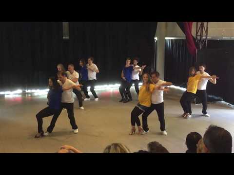 Danse bachata sur Tú de David Parejo.