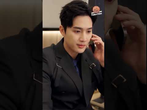 Gadis beranak dengan CEO tapi diusir, setelah bercerai dia berubah diri untuk kembali balas dendam