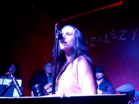 No Se CoMo oLViDaRTe (eN ViVo) ... LayLa aNGuLo y LoS aNTiCuCHoS