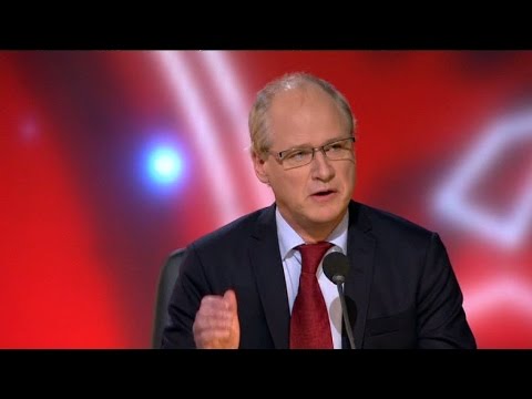 Robert Gustafsson: "Man engagerar sig politiskt för att få ligga" - Parlamentet (TV4)