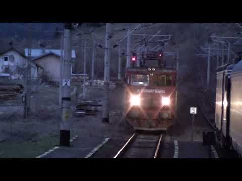 Tren IR1763 Iasi - Timisoara Nord trece pe directa prin Prisaca Dornei cu EA899 - 25.03.2023