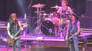 Autograph Blondes in Black Cars at M3 Rock Festival 2017