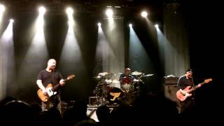 Pixies - Alec Eiffel [ Live @ Le Bikini ]