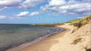 preview picture of video 'Heather Cottages is right next to the beach near Budle Bay and Bamburgh Castle, Northumberland'