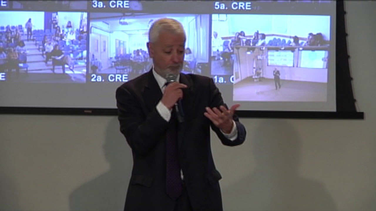 Palestra "Por uma formação de professores construída dentro da profissão"