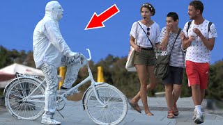 farse statuia la camera ascunsa