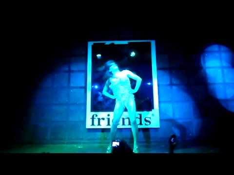 Thifayne La Close - Love commandments Madrinha Concurso Melhor Bate Cabelo Friends