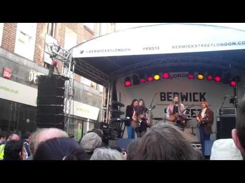 April 20, 2013: Smoke Fairies @ Record Store Day, Berwick Street