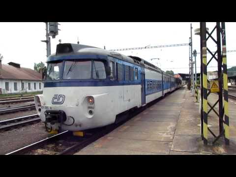 Ausfahrt eines 451 aus dem Bf Kralupy nad Vltavou