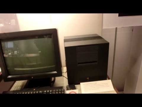 NeXT Computer - Steve Jobs' Great design but market failure. NEXTSTEP operating system