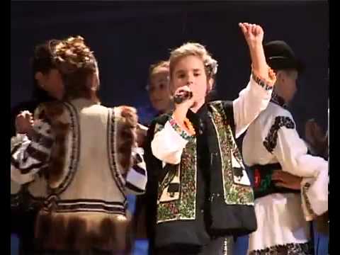 PETRONELA POPA - SUNT FATA DIN SASCA MICA