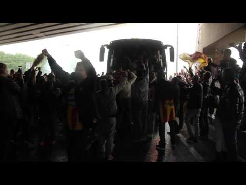 Ontvangst spelersbus Go Ahead Eagles na promotie Eredivisie 2016/2017