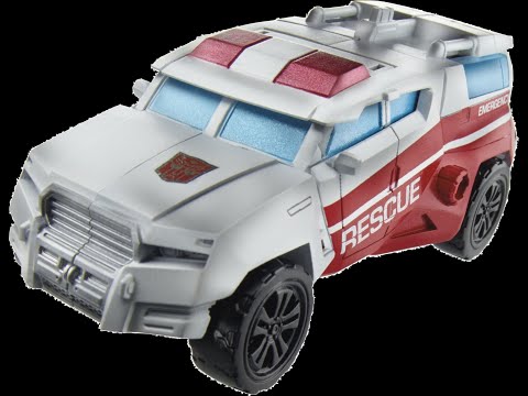Transformers Generations Combiner Wars Protectobot FirstAid Video Review