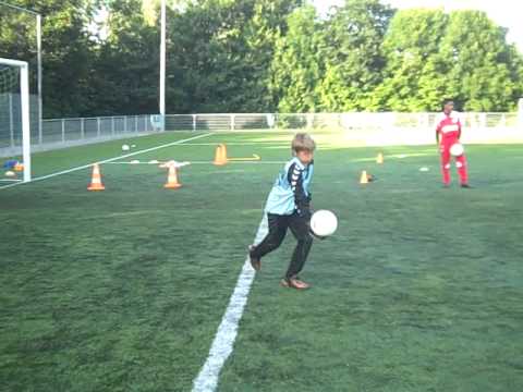 Kay Hilverink in keepertraining bij Arben Kasolli