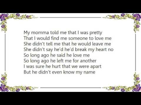 Crystal Waters - Momma Told Me Lyrics