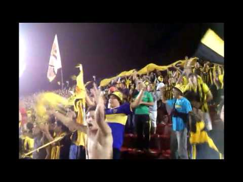 "LA RAZA AURINEGRA - "el que no salta es de la B" a la guardia imperial [HD]" Barra: La Raza Aurinegra &bull; Club: Guaraní de Asunción