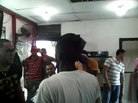 El patogeno VS carlos gun