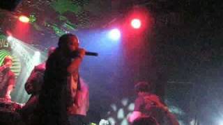 Das Efx - Straight Out The Sewer / Baknaffek Live