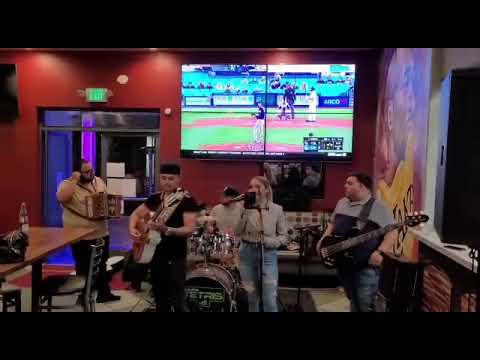 Me gusta tener de a dos - Kary Deniz Oficial en vivo