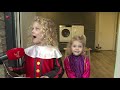 Iris en Jolien winnen kleurplatenwedstrijd