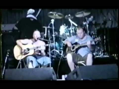 download lagu mp3 mp4 Eric Wilson Bassist, download lagu Eric Wilson Bassist gratis, unduh video klip Eric Wilson Bassist
