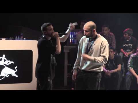 Chino vs Dani - Octavos Barcelona - RedBull Batalla de los Gallos 2013 (Oficial)