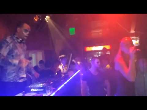 DJ Deka feat Enikő - Tedd fel a kezedet 2015 (Boomer Mash Up)