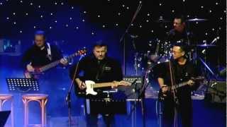 Mike and the Old Hippies - Nothing but the taillights (concert video) country music song